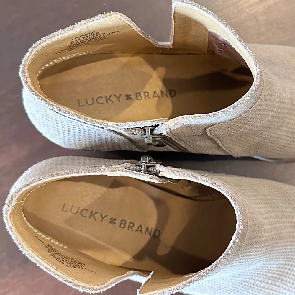 Lucky Brand Ponic Taupe Tan Suede Cutout Block Heel Booties Women Sz 8.5M US/39 - Picture 5 of 6